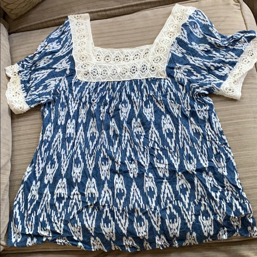 Fun shortsleeved top